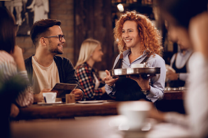 外でのホームステイ中にアルバイトをした場合、所得税はどうなる？